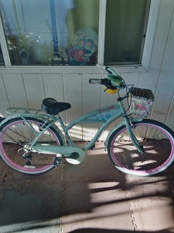 MARGARITAVILLE, JIMMY BUFFET MUTI-SPEED  PINEAPPLE CRUISER NICE!!