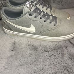 Men’s Size 12 Nike SB’s Gray Shoes 