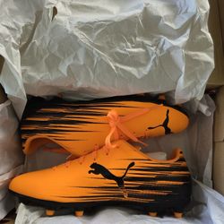 Puma ATTACANTO II
Men's Firm/Artificial Ground Soccer Cleats Size 9 Men