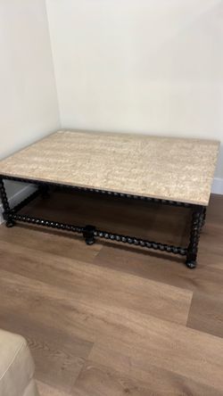Bernhardt coffee table ￼