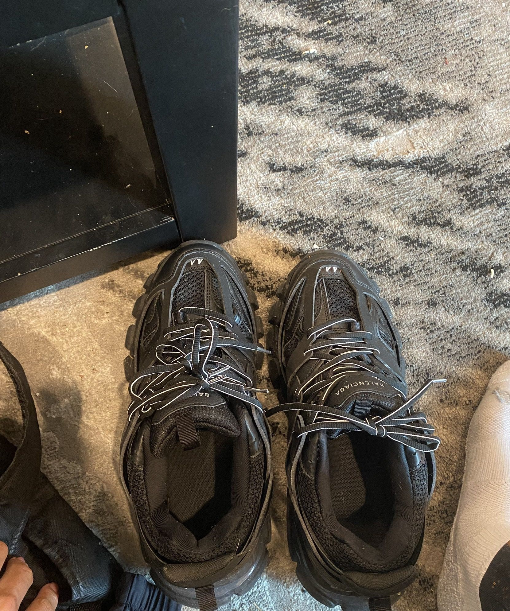 Looks Trackshoes