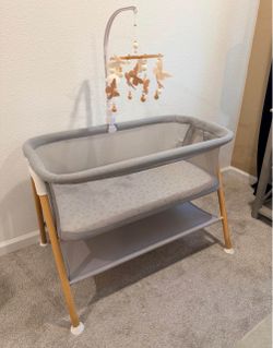 Newton Baby Bassinet with Storage Shelf