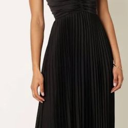 Petal Pup Woman's Naira Pleated Maxi Dress