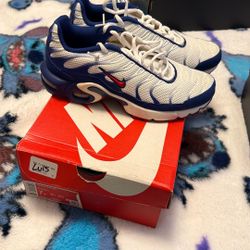 Air Max Plus Size 7 Boys 8.5 Women