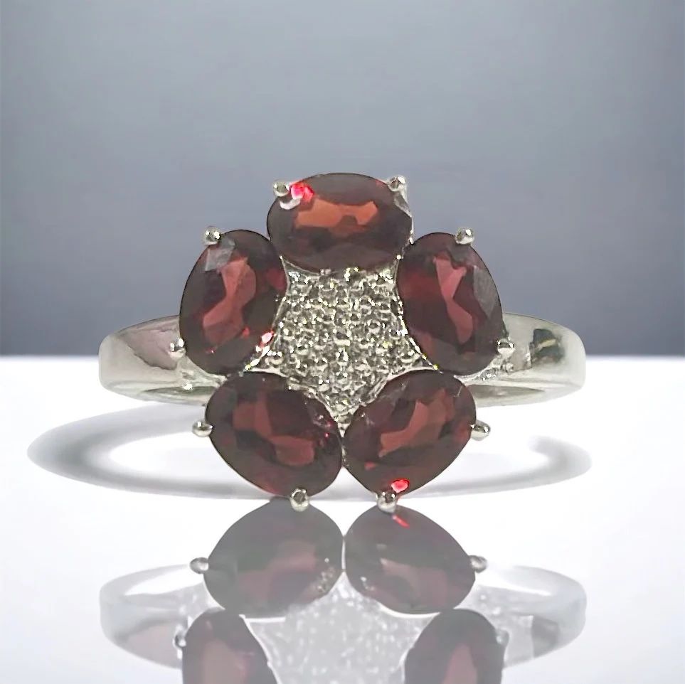 Red Garnet Ring in Sterling Silver 