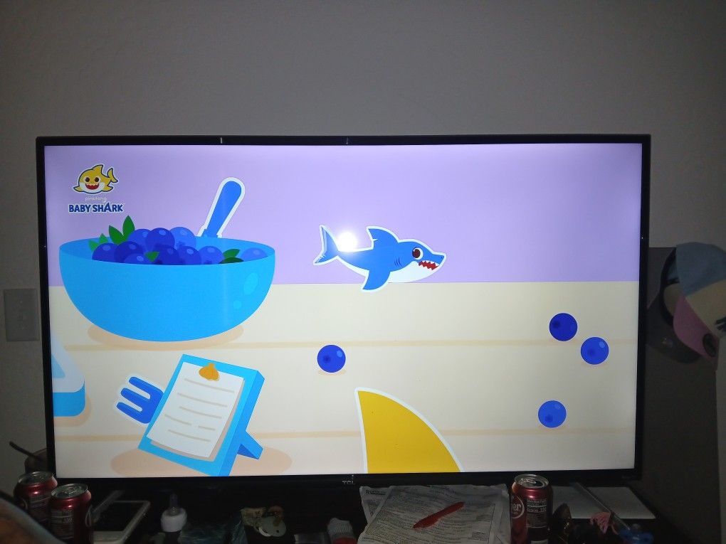 TCL 50 IN CLASS 4 SERIES 4K UHD HDR SMART TV ROKU TV