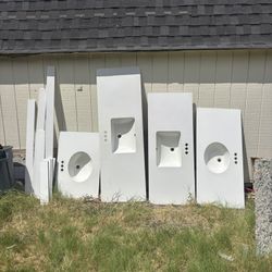 Almost New Quartz Counter Tops