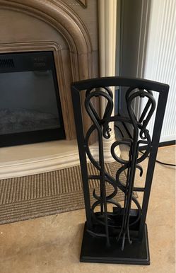 BEAUTIFUL WROUGHT FIREPLACE TOOL SET