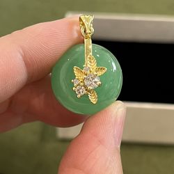 Jadeite necklace pendant