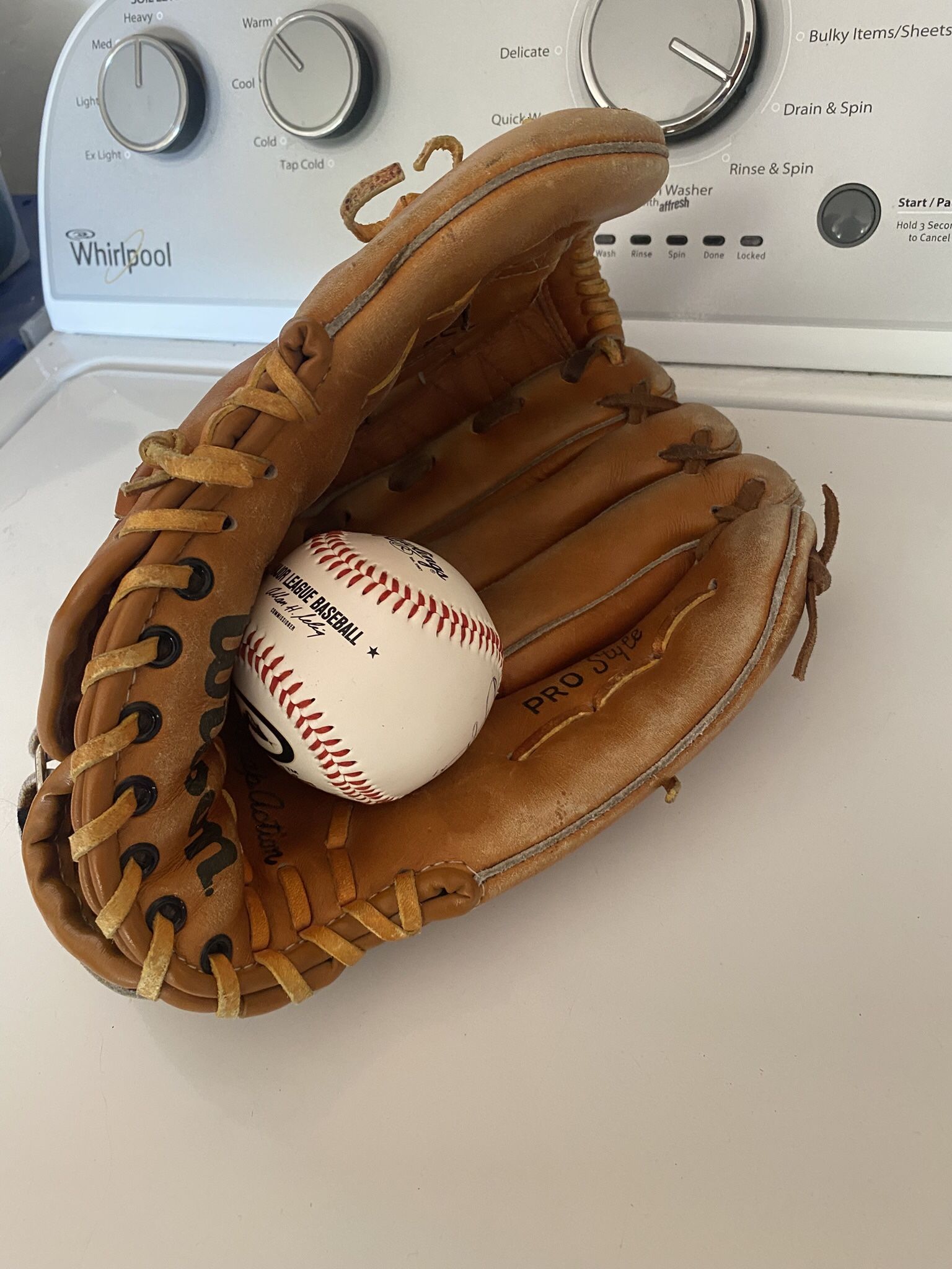WILSON PRO STYLE BASEBALL ⚾️ GLOVE