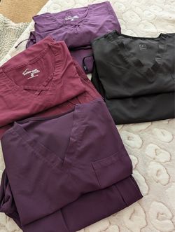 Women's scrubs