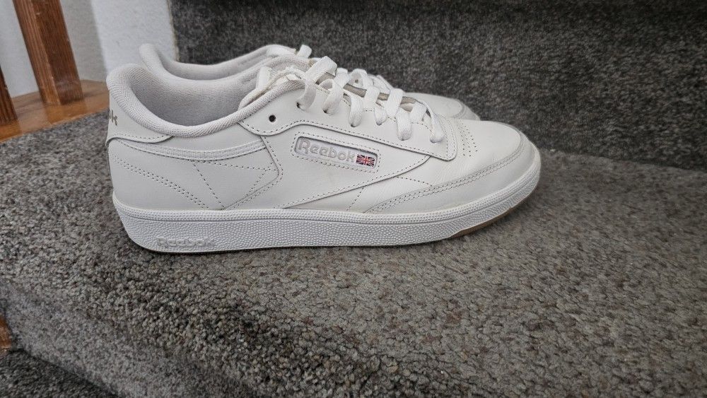 Reebok Adult 91/2 Shoe Size Great Condition Shoes