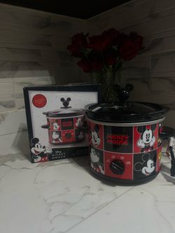 Disney Mickey Mouse 2 Quart Slow Cooker