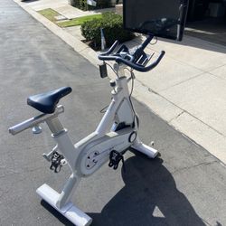 MYXfitness Stationary Bike 