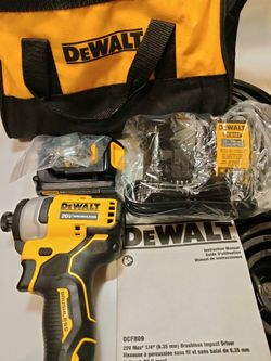 DeWalt Atomic Impact Drill + 2 Batteries Charger