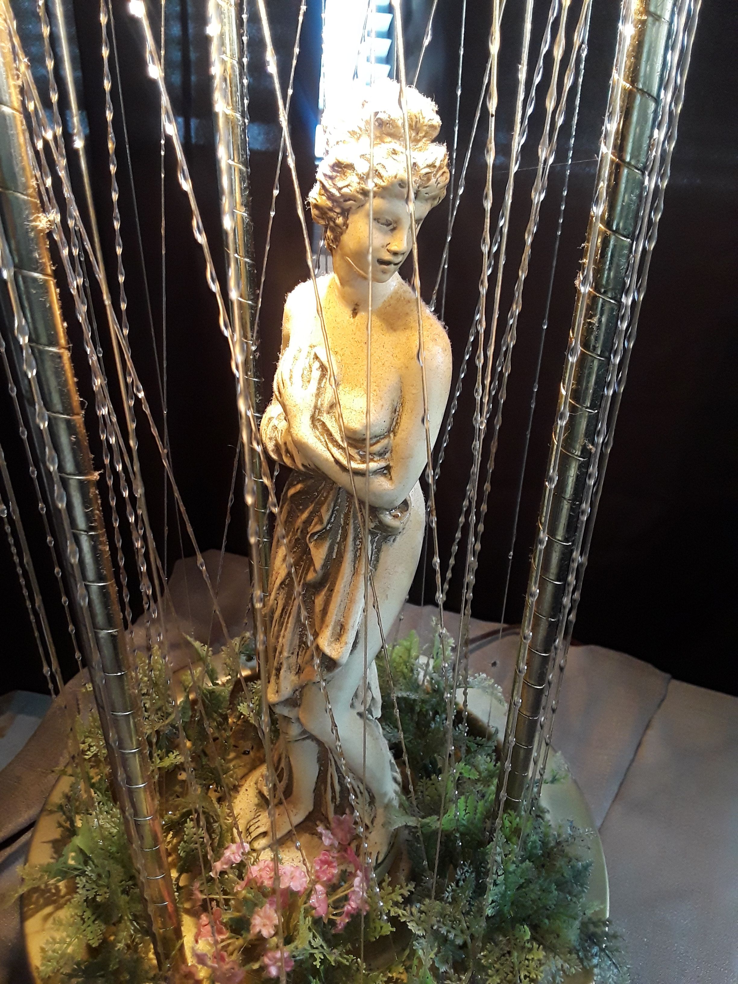 Vintage Goddess Oil Rain Lamp with Greenery