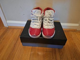 Jordan 11 Cherry Size 8.5