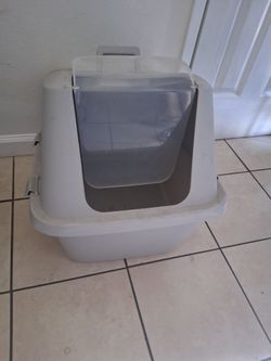 Cat litter box with a flap or door like new