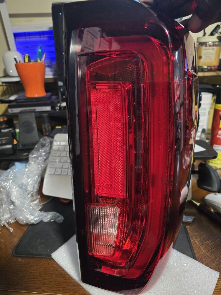 Taillights Assembly Rear Lamp Right Side Led Type Compatible With Gmc Sierra 2019 - 24 1/2 See Details # 299