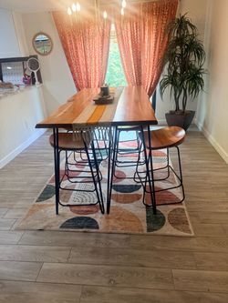 Table and 6 stools