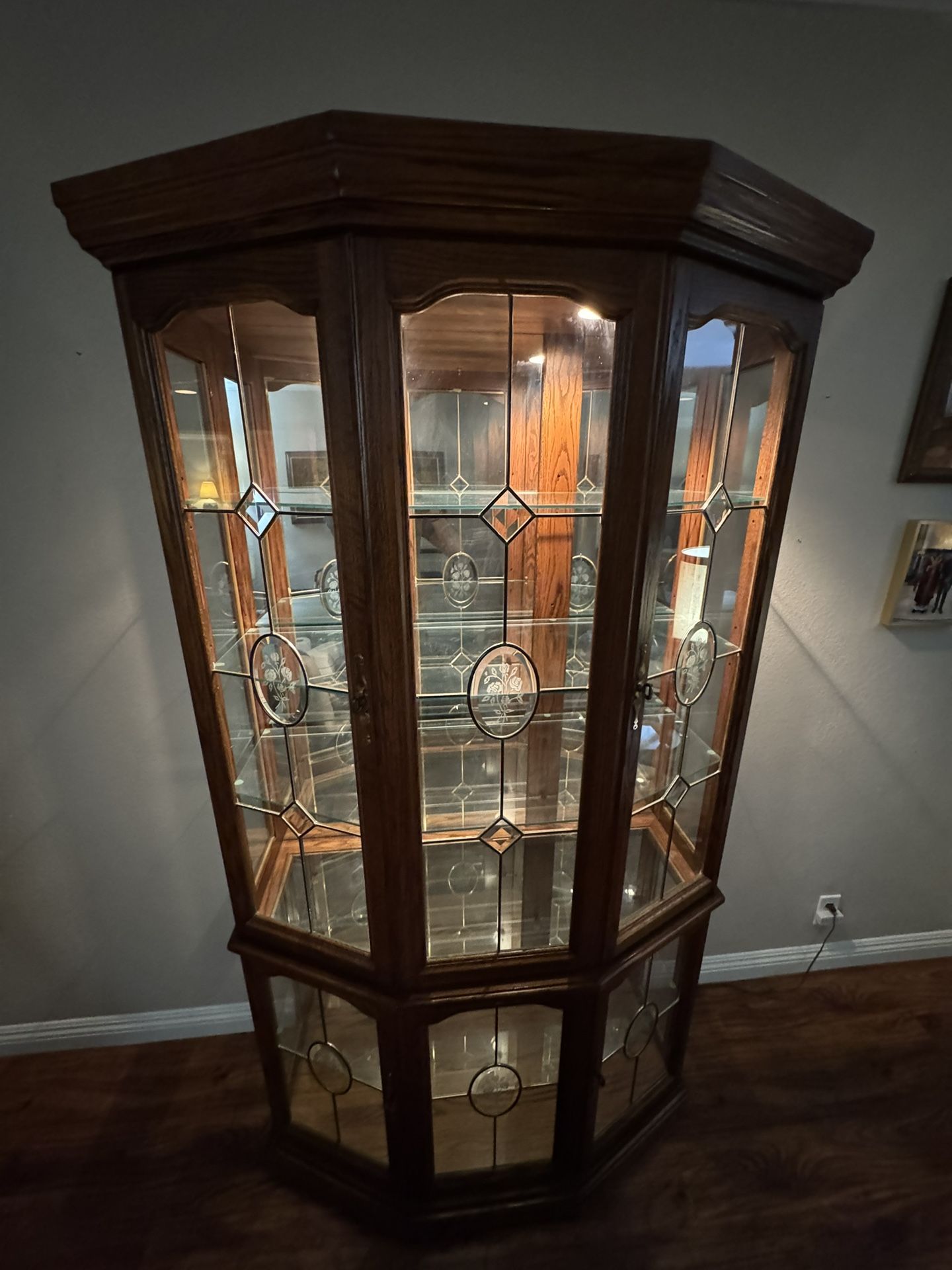Vintage Golden Oak Curio Cabinet - Lighted & Leaded Glass (Pristine Condition)