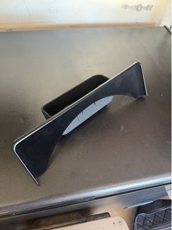 Model 3 (gen 1) over screen sunglasses holder
