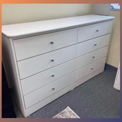 Dresser/ Eight drawers dresser