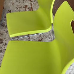 4 stackable comfortable chairs