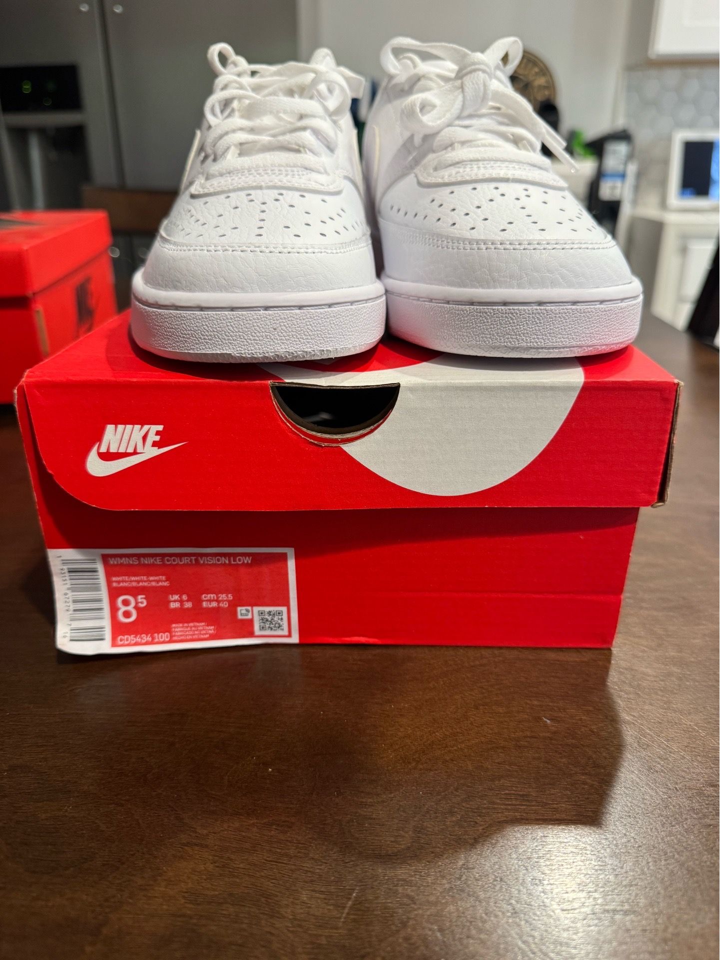 WMNS NIKE COURT VISION LOW