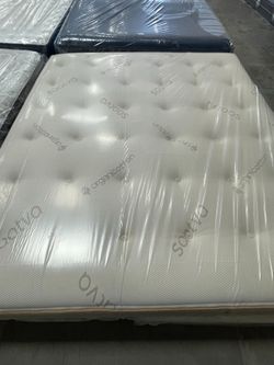 King Saatva HD Mattress