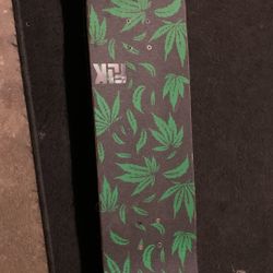 Custom Deck And Trucks 