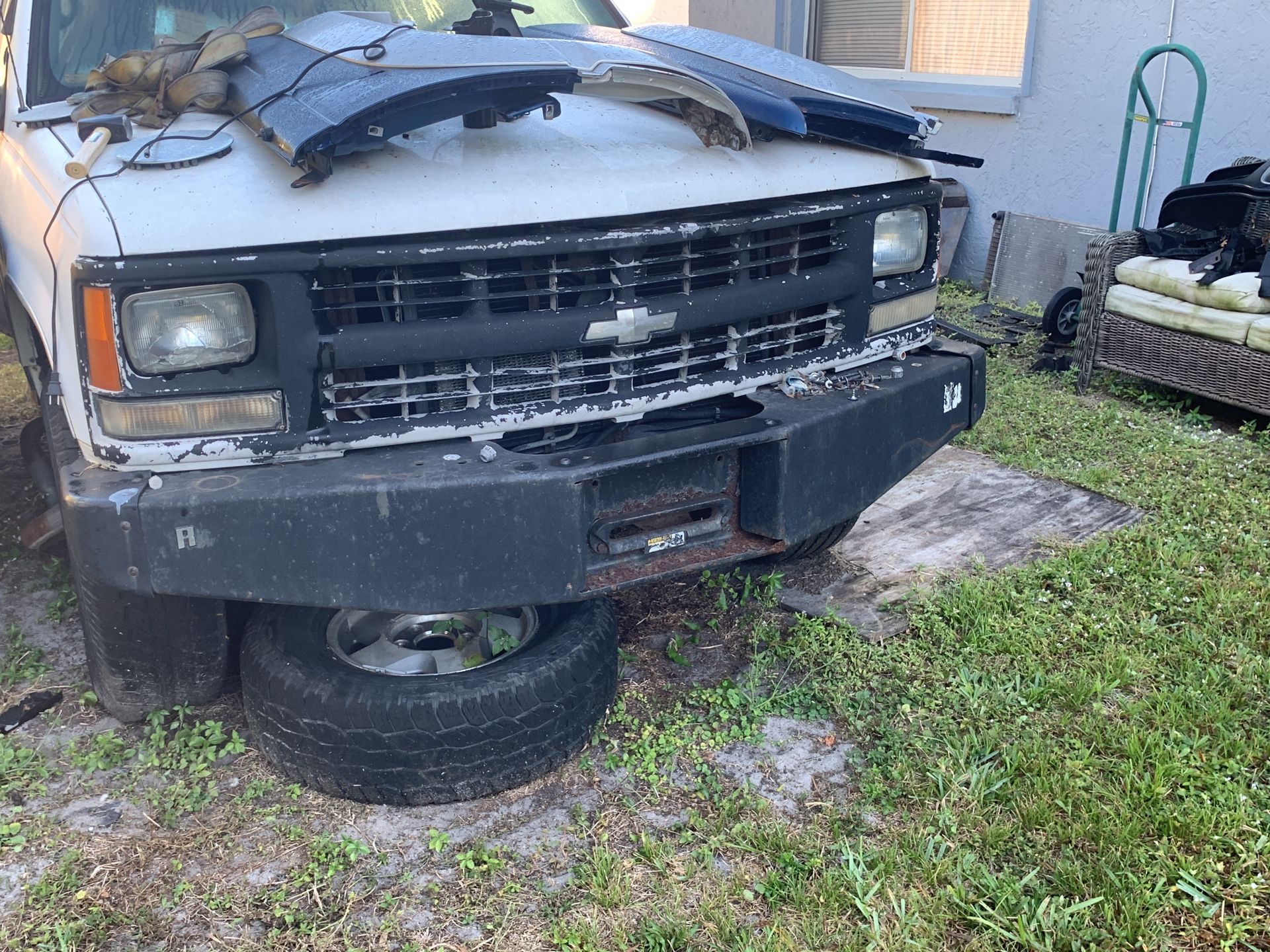 Chevy Tahoe Blazer winch bumper