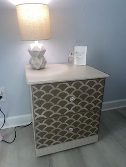 Nightstand / End table / 2 Drawer