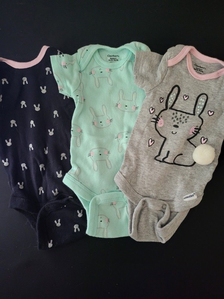 🐰 Gerber Newborn Bunny Onesies – Set of 3