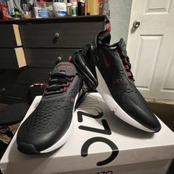 Nike 270’s