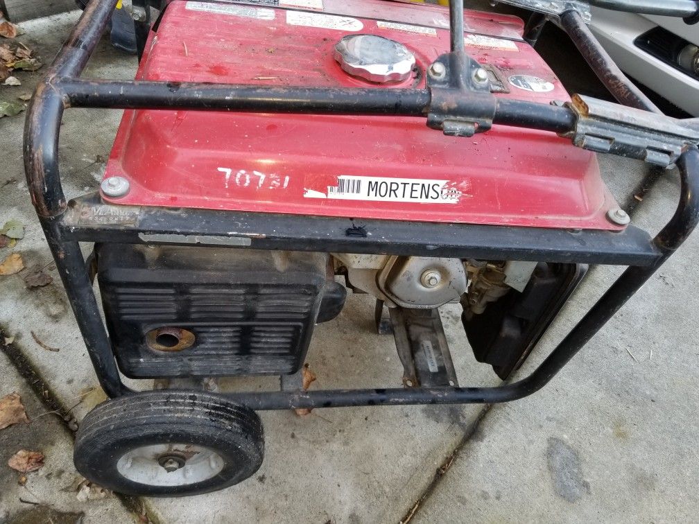 HONDA EN5000 WATT GENERATOR (NO POWER OUTPUT) for Sale in Seattle, WA