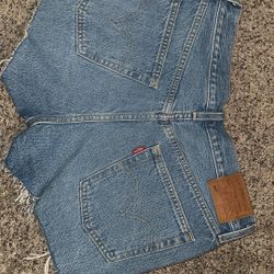 Levi Shorts 