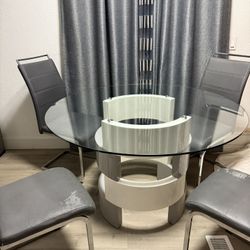 Table Set With 4 Chairs