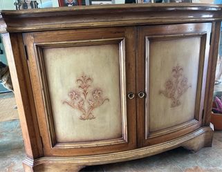 Antique looking Hutch