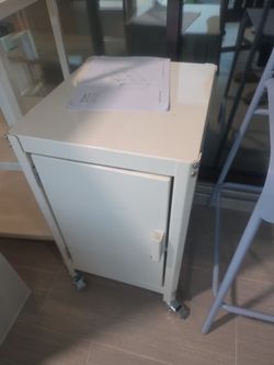 Tool cabinet
