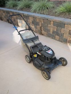 Lawnmower gas powered