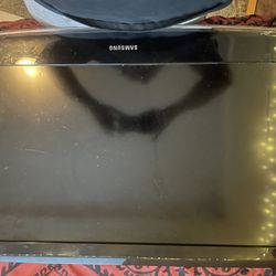 Samsung 32” Flatscreen TV