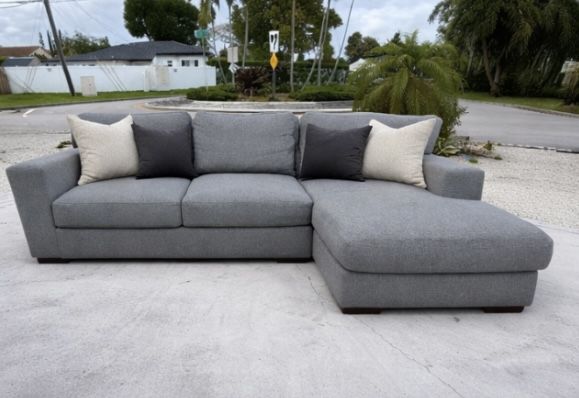 $200 • Grey Couch • Delivery Available (Fees Apply)