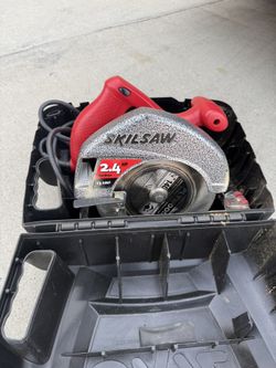 Skilsaw 13-Amp Circular Saw with Case & Plywood Blade