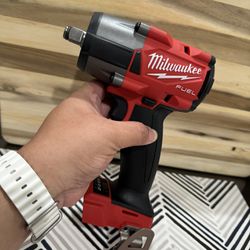 Milwaukee Cordless Mid Torque 1/2 in. Impact Wrench