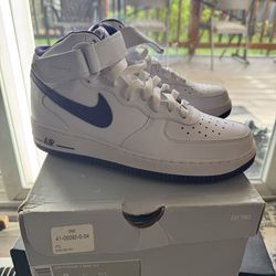 Deadstock Air Force 1 mid size 8