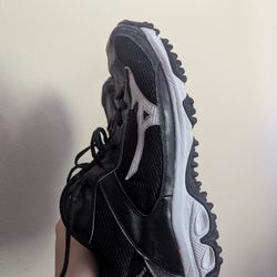 Size 13 - Mizuno Turf Cleats