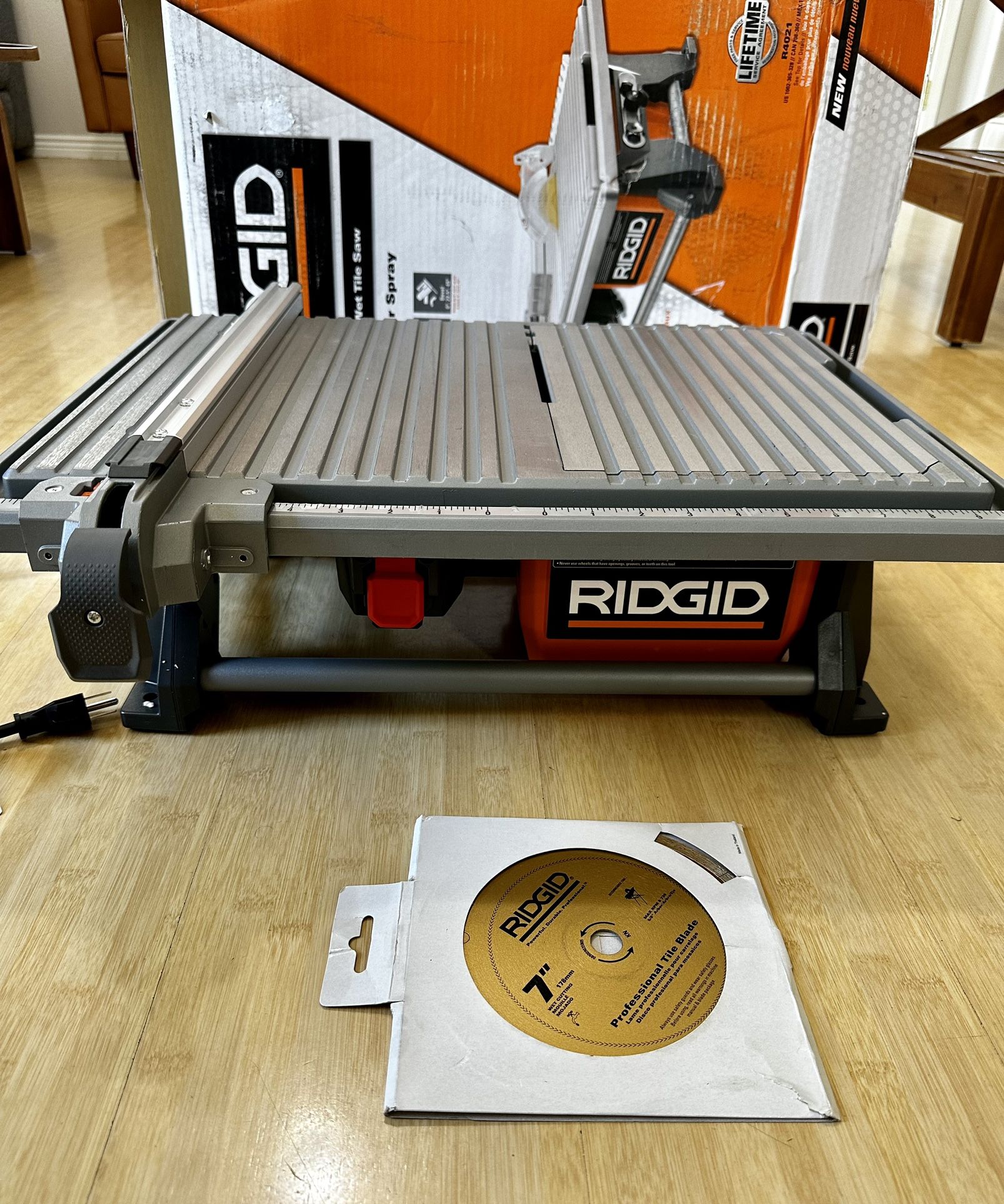 Brand New Ridgid in. Table Top Wet Tile Saw for Sale in Peoria, AZ  OfferUp
