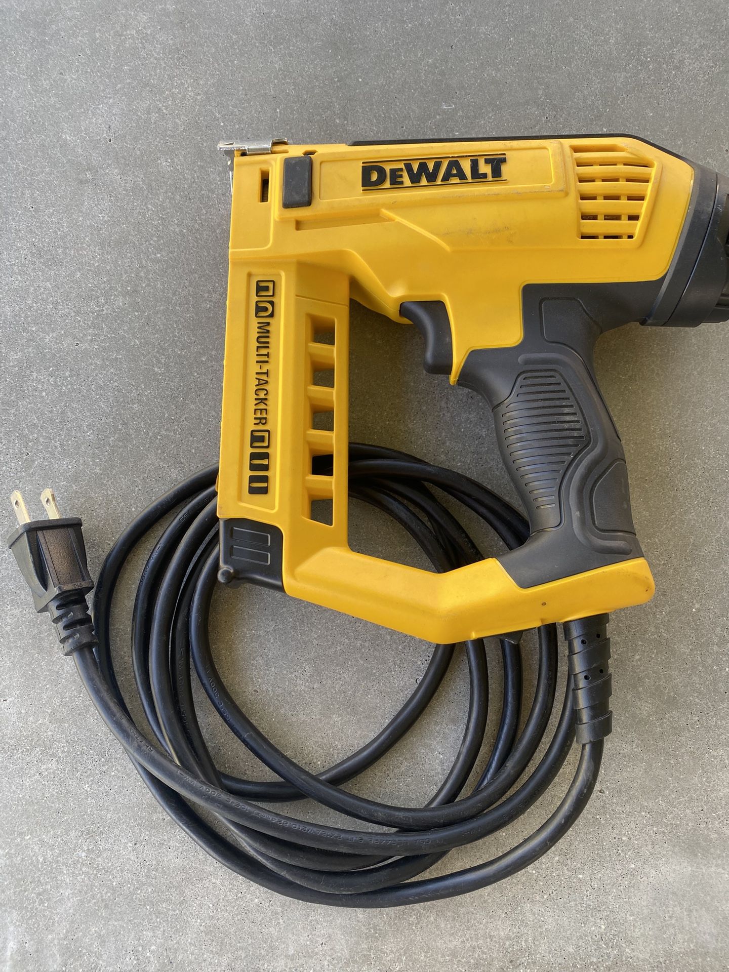DeWalt 5-in-1 Multi-Tacker & Brad Nailer – Perfect Working Condition
