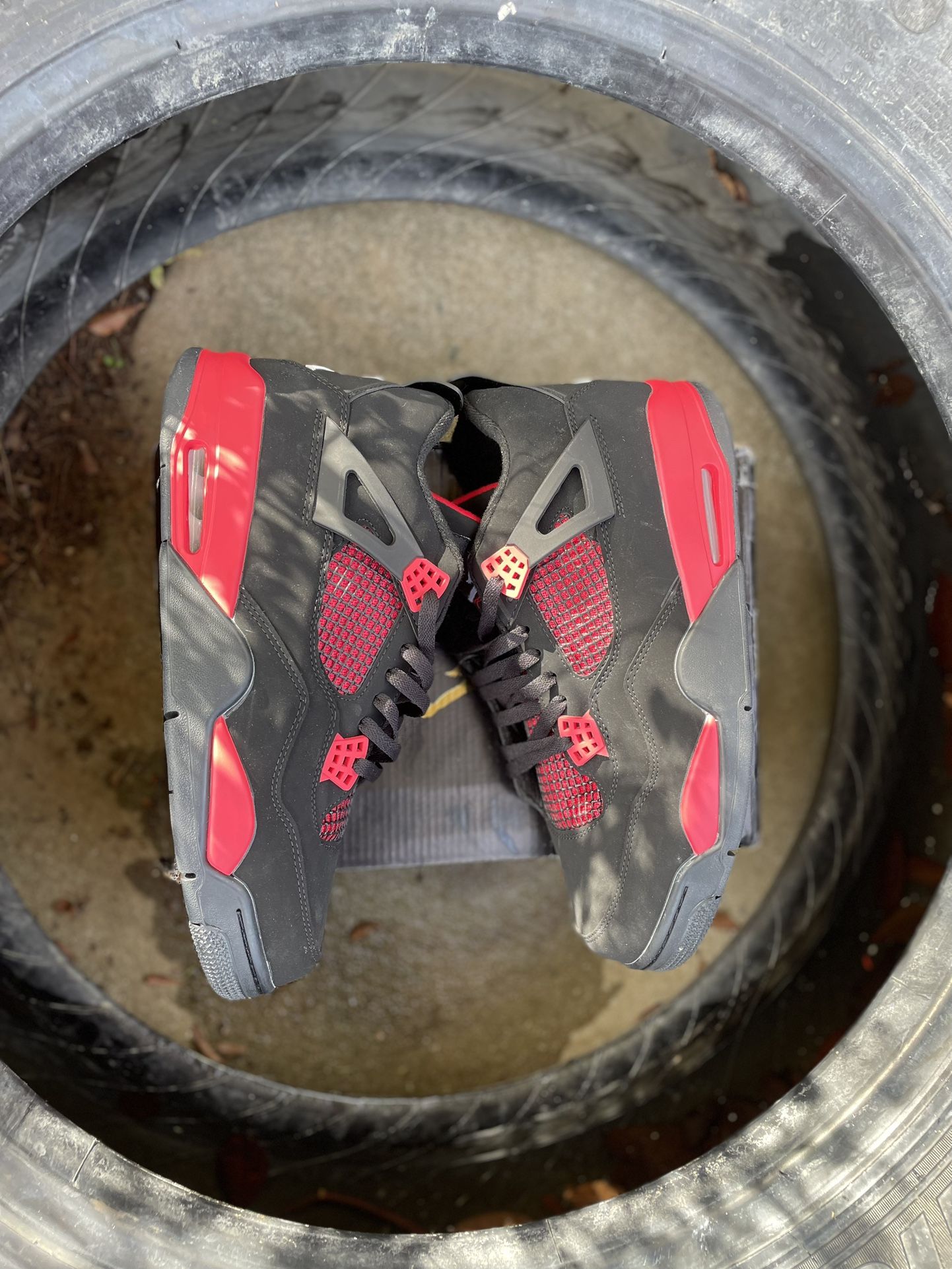 Air JORDAN RETRO 4 “RED THUNDER” SIZE 12. R3PŠ
